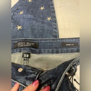 Judy Blue NWT!  16W skinny fit with stars!